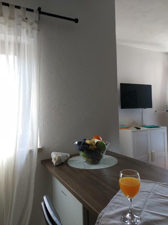 Apartments Kupine Bol Eksteriør billede